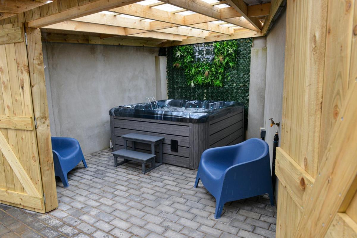 Esterville Apartments 1 And 2 Bedrooms Hot Tub Availability Belfast Buitenkant foto