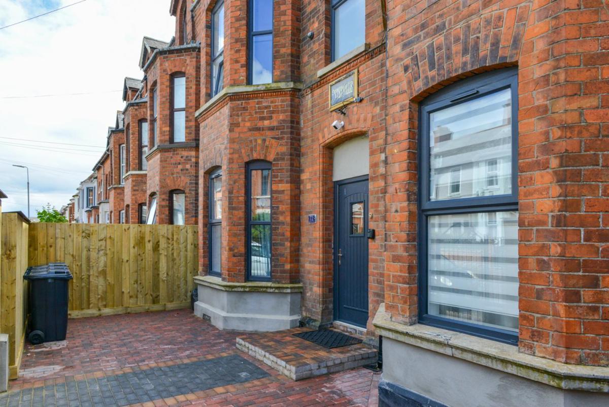 Esterville Apartments 1 And 2 Bedrooms Hot Tub Availability Belfast Buitenkant foto