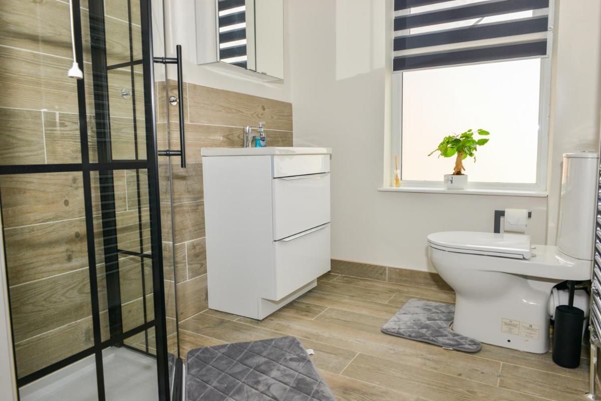 Esterville Apartments 1 And 2 Bedrooms Hot Tub Availability Belfast Buitenkant foto