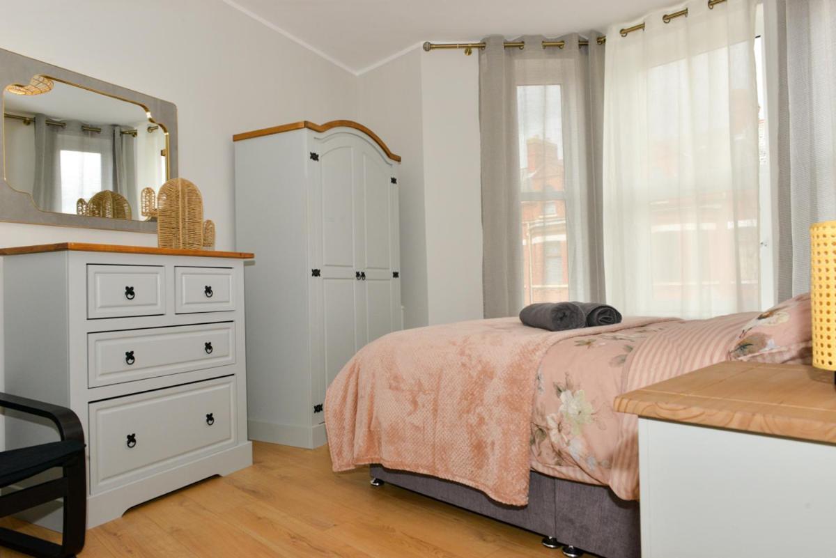 Esterville Apartments 1 And 2 Bedrooms Hot Tub Availability Belfast Buitenkant foto