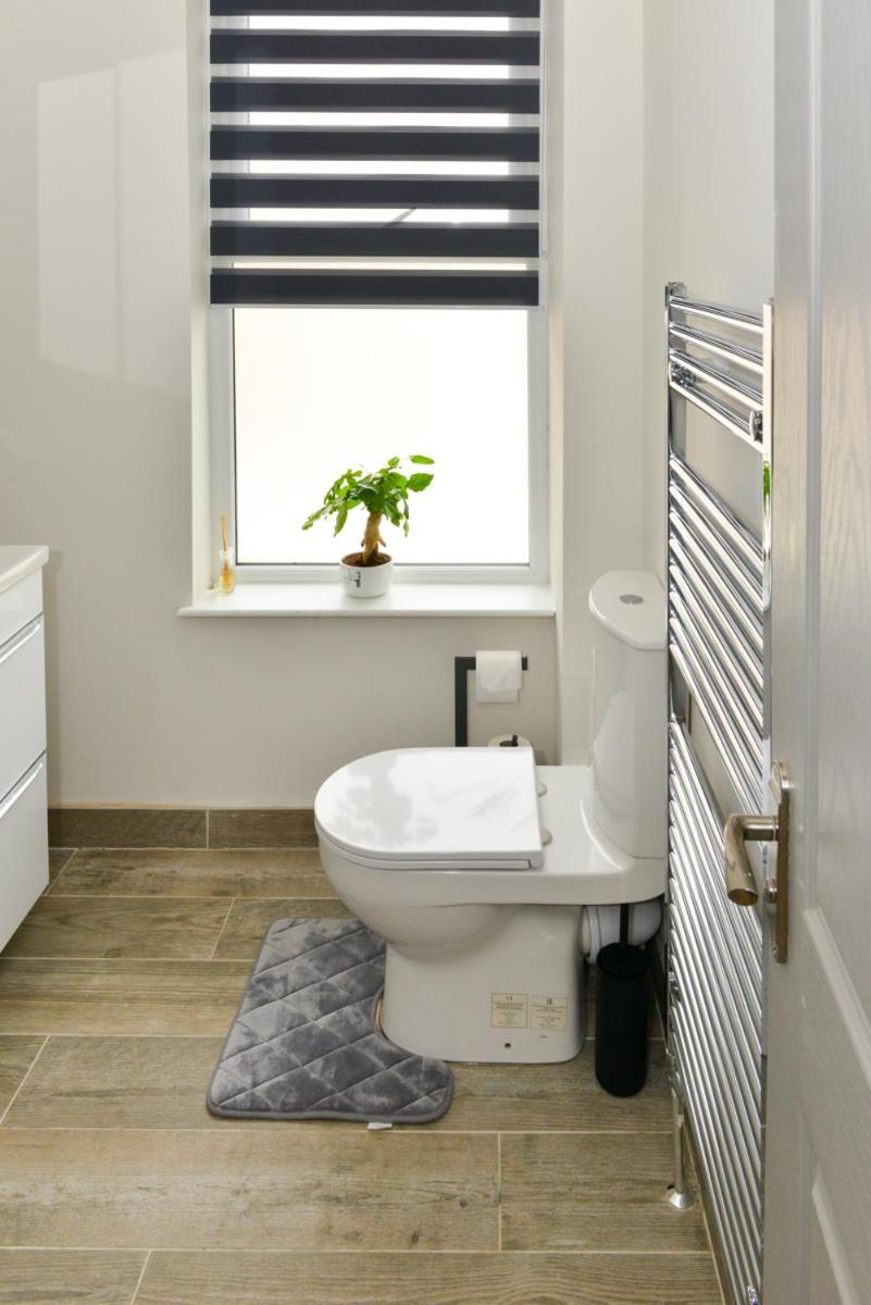 Esterville Apartments 1 And 2 Bedrooms Hot Tub Availability Belfast Buitenkant foto