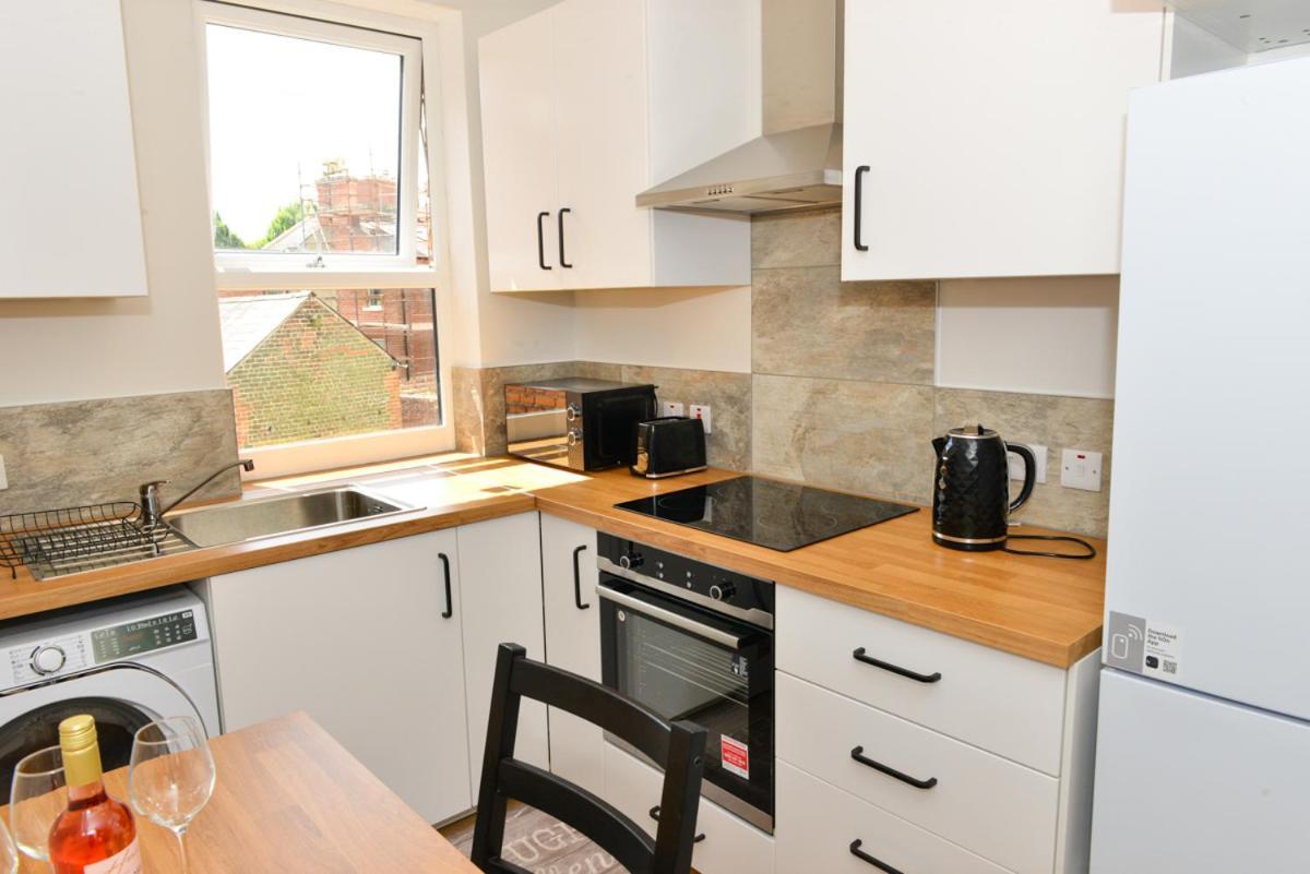 Esterville Apartments 1 And 2 Bedrooms Hot Tub Availability Belfast Buitenkant foto