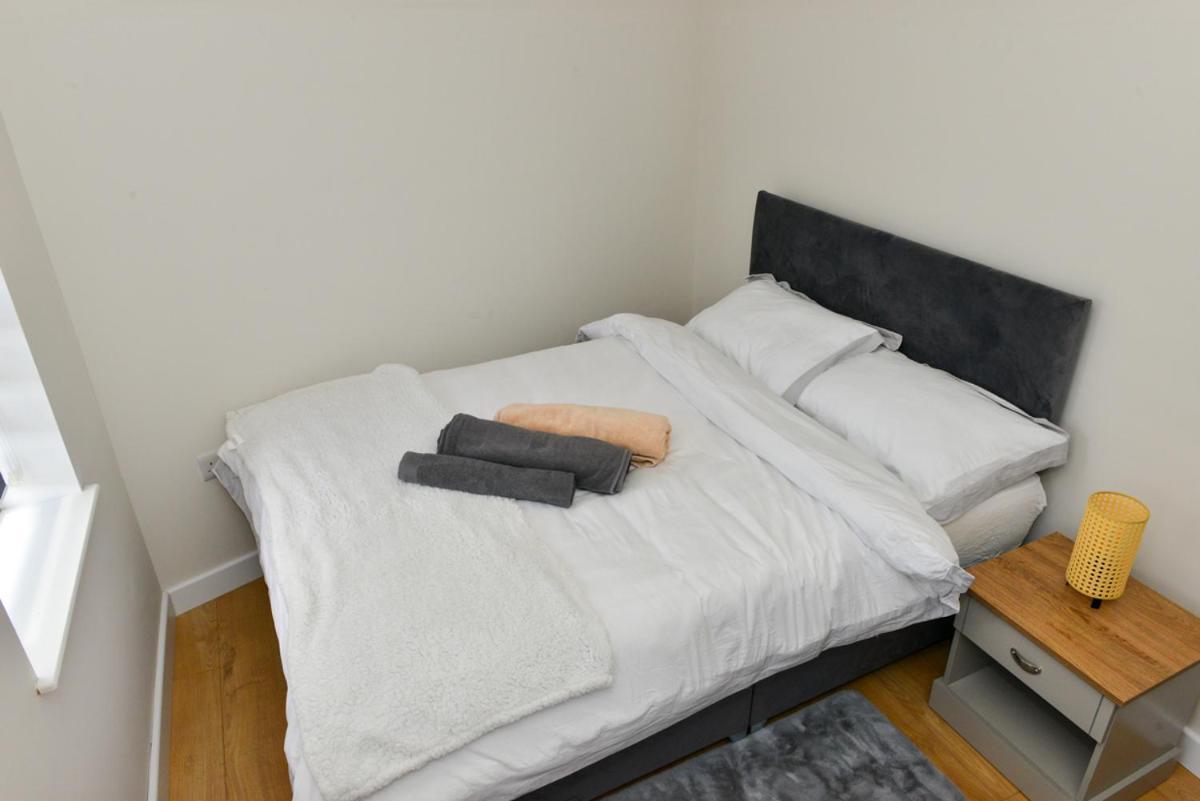 Esterville Apartments 1 And 2 Bedrooms Hot Tub Availability Belfast Buitenkant foto