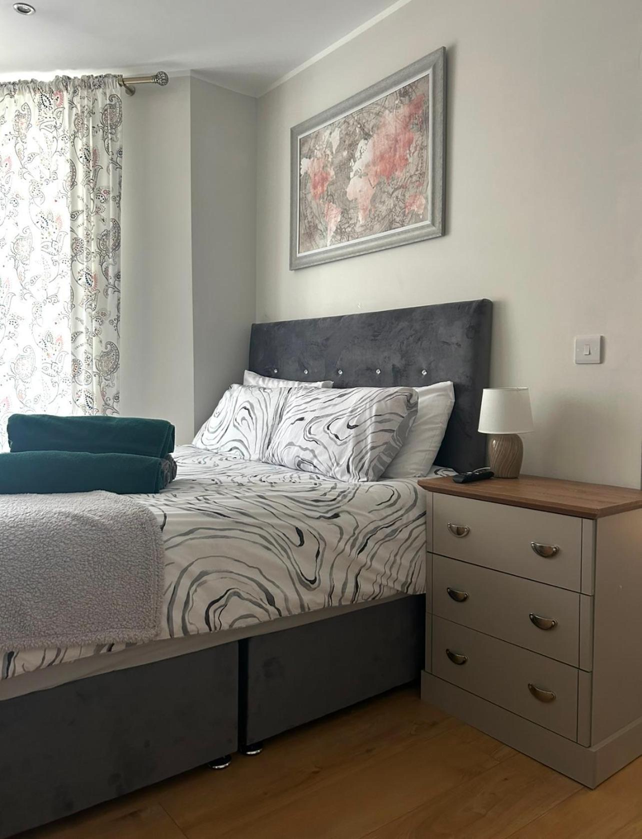 Esterville Apartments 1 And 2 Bedrooms Hot Tub Availability Belfast Buitenkant foto